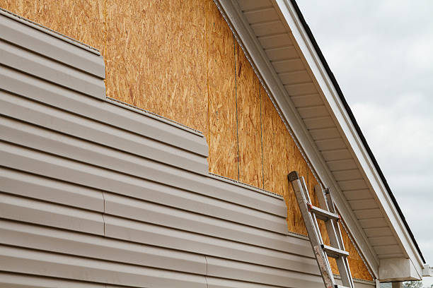 Professional Siding Inspection technician working in Stoystown, PA